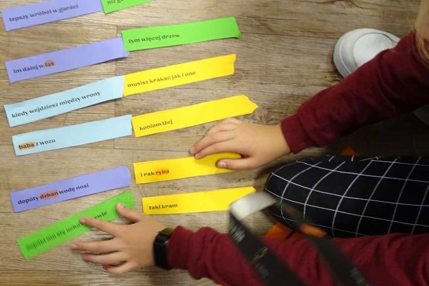 Odkrywcy językowych tajemnic - gra w MBP w Jaśle