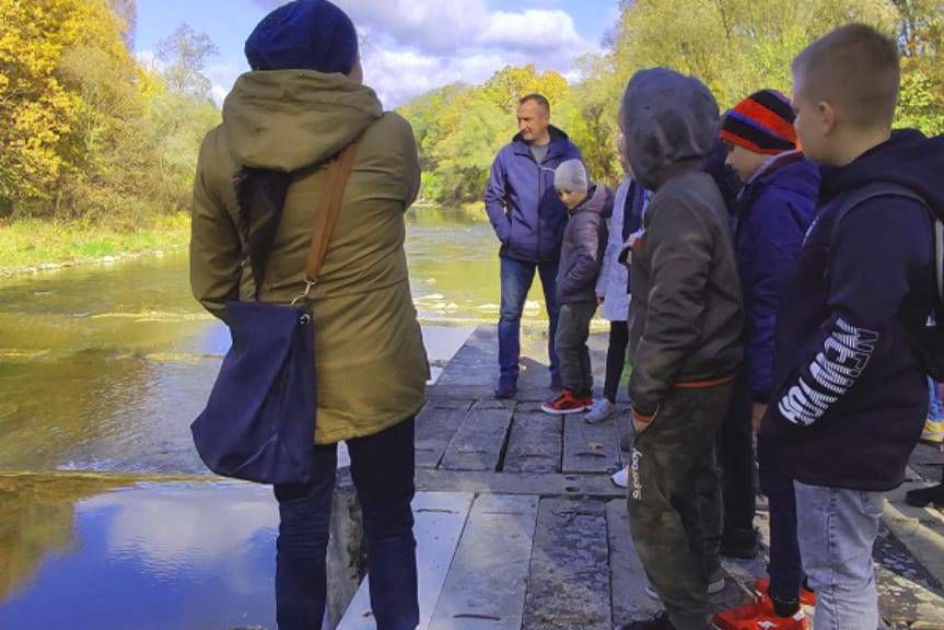 Dzieci z wizytą w Stacji Uzdatniania Wody 