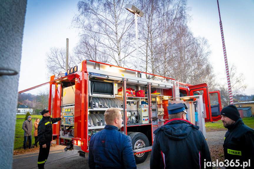 Z Baden do Wrocanki. Strażacy odebrali nowy samochód