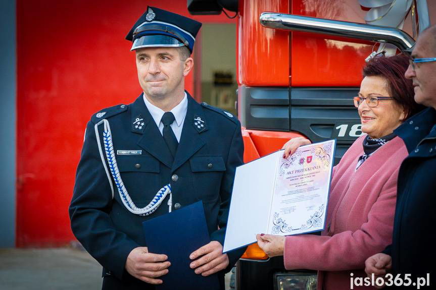 Z Baden do Wrocanki. Strażacy odebrali nowy samochód