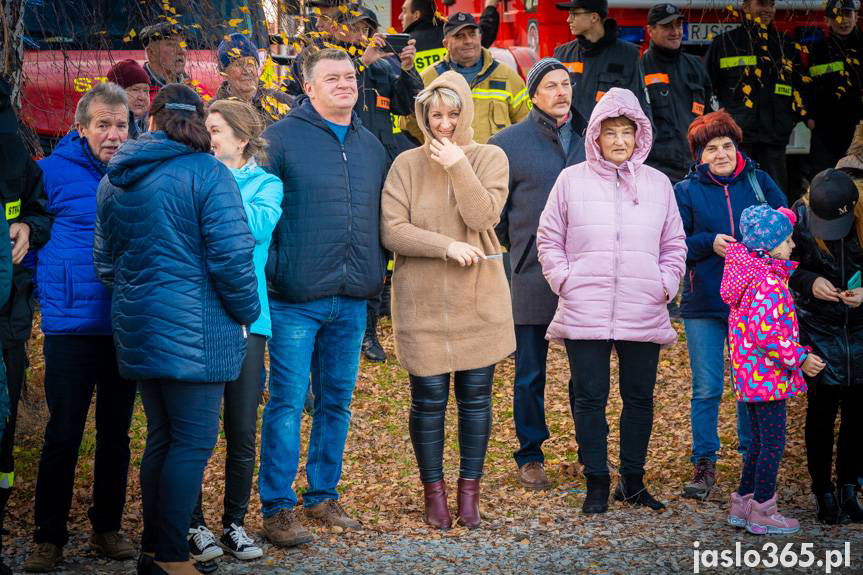 Z Baden do Wrocanki. Strażacy odebrali nowy samochód