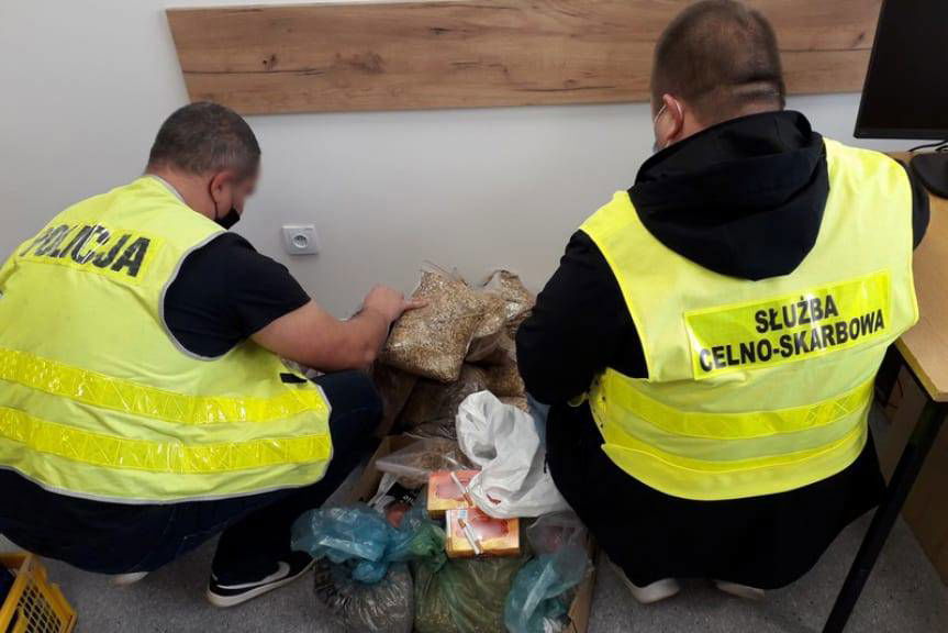 REGION. Odpowie za posiadanie nielegalnego tytoniu