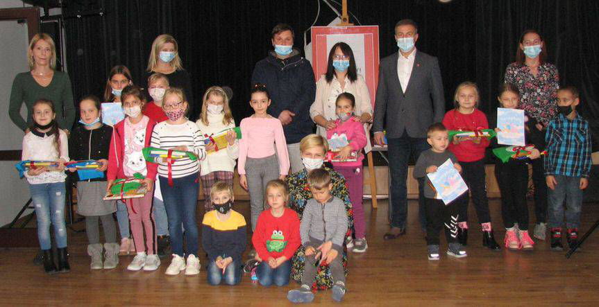 Wyłoniono laureatów konkursu plastycznego "Tu czytaMY" 