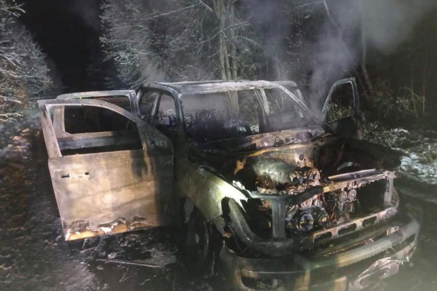 REGION. Samochód zapalił się podczas jazdy. Spłonął doszczętnie