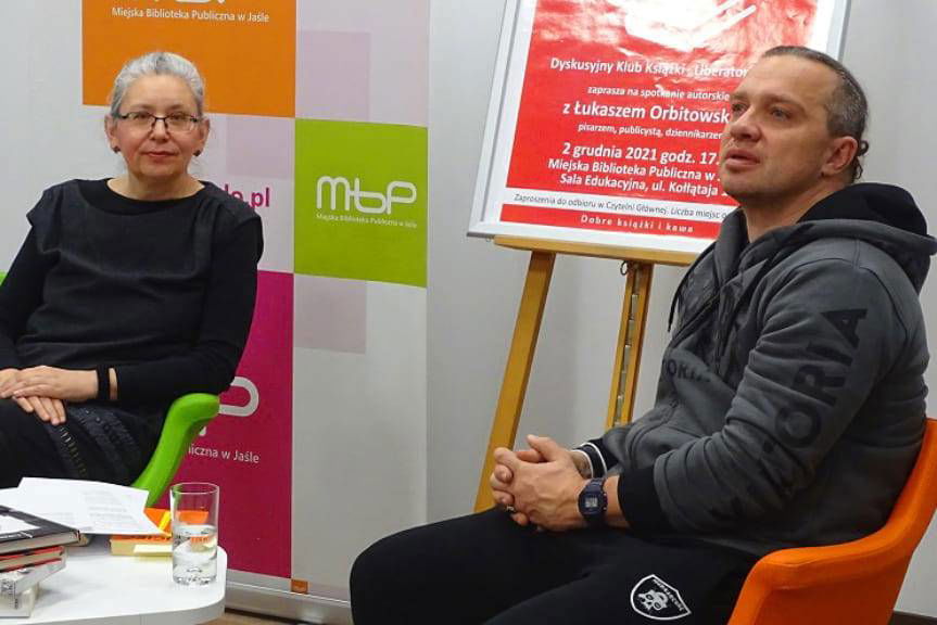 Łukasz Orbitowski był gościem MBP w Jaśle