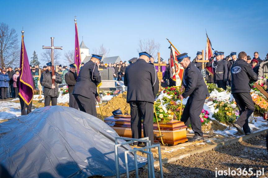 Ostatnie pożegnanie prezesa OSP Dębowiec dh Mariusza Kamińskiego