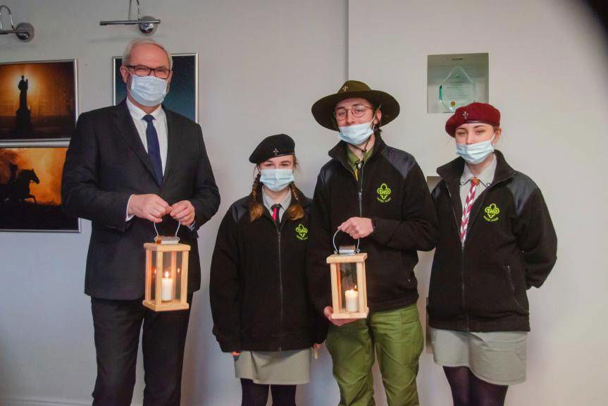 Polscy harcerze odebrali Betlejemskie Światło Pokoju