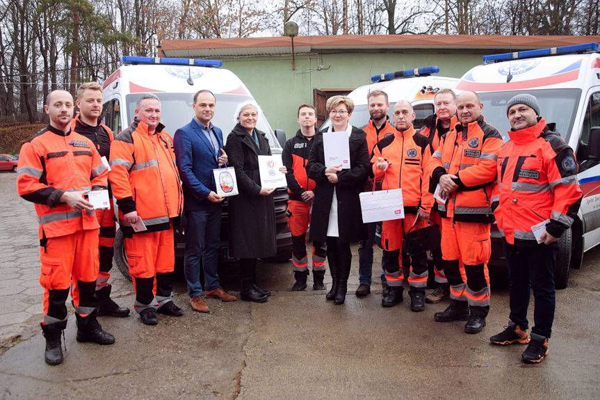 Świąteczne upominki dla ratowników medycznych z Jasła od VIVO! Krosno 