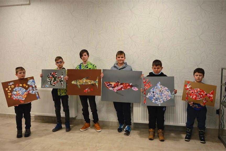 Mozaikowe zwierzęta wykonane przez dzieci w JDK