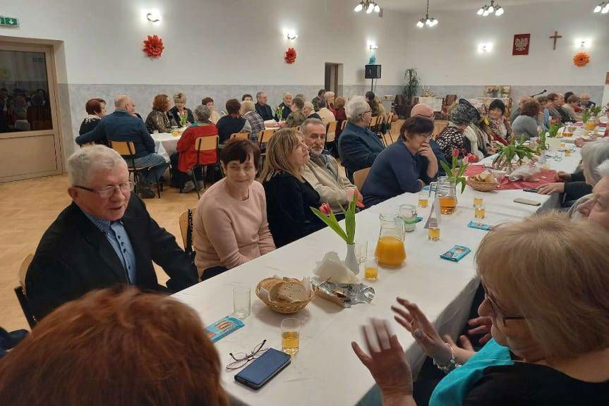 "Dzień Kobiet" w Klubie Seniora w Warzycach