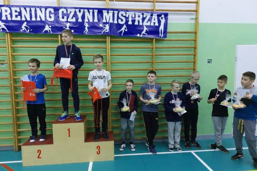 Rodzinnie przy tenisowym stole