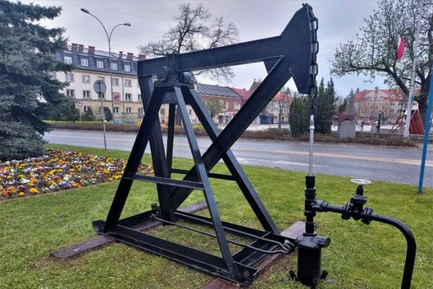 W Jaśle na skwerku stanął kiwon pompowy