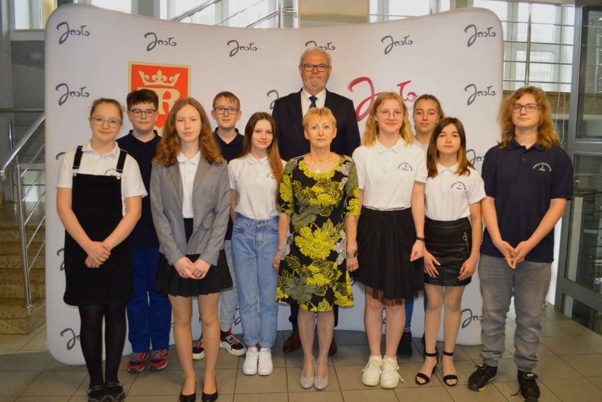 Prof. Karol Myśliwiec odznaczony Kawalerem Orderu Uśmiechu