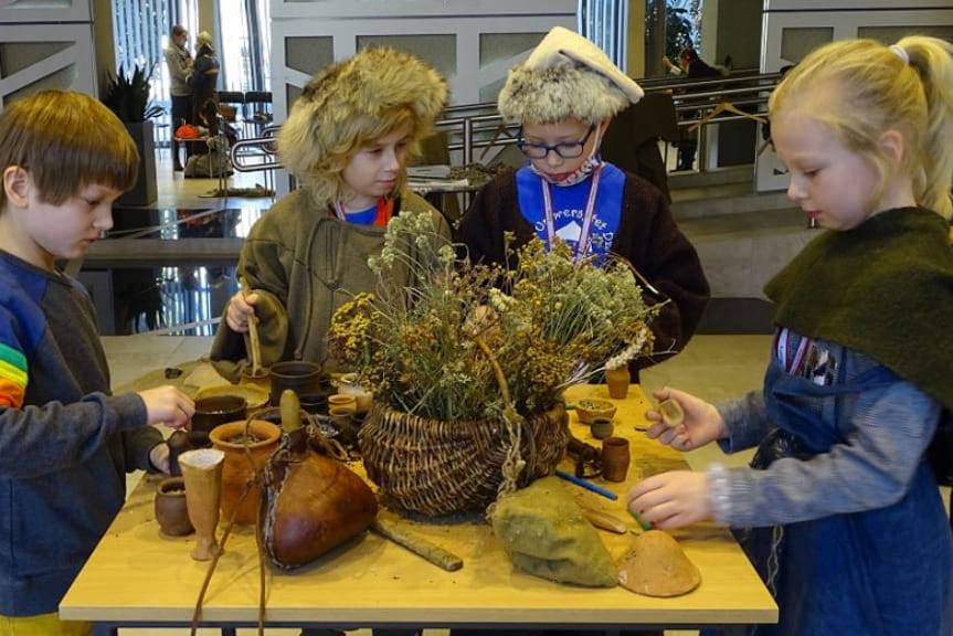 Mali studenci na szóstkę  - podsumowanie zajęć 12. edycji Jasielskiego Uniwersytetu Dziecięcego