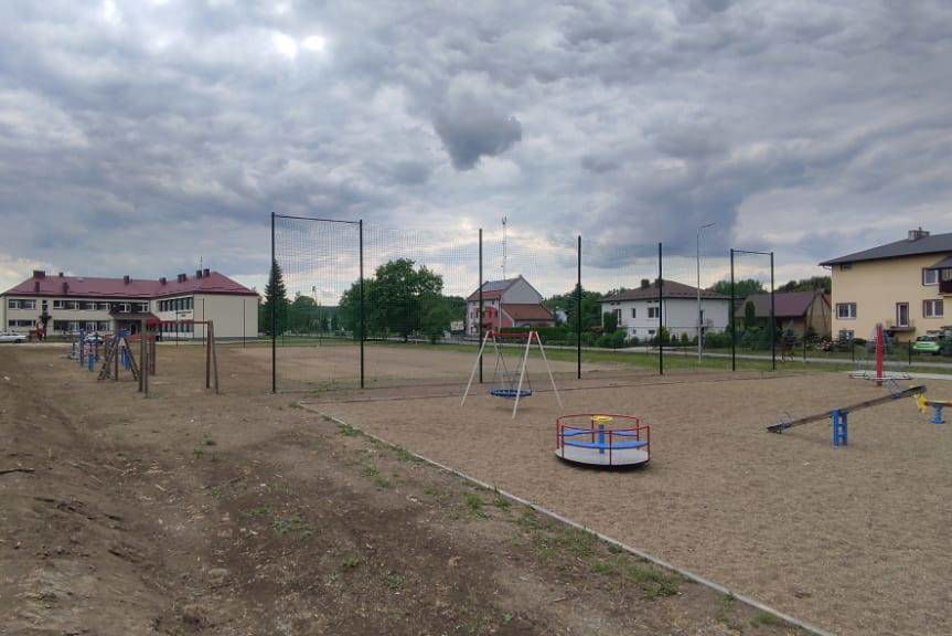 Zakończyła się przebudowa boiska w Czeluśnicy