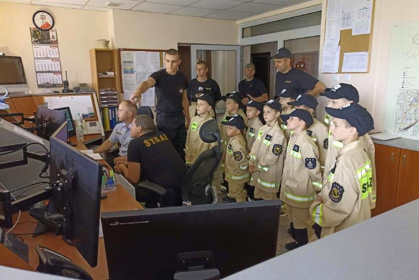 Młodzieżowa drużyna pożarnicza z OSP Kłodawa odwiedziła strażaków w Jaśle