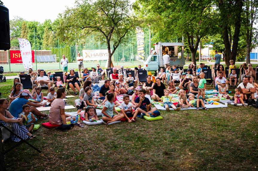 "Lalki w ogródku" w MDK