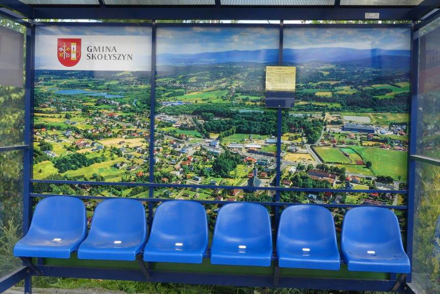 Wiaty przystankowe z pejzażem w Gminie Skołyszyn