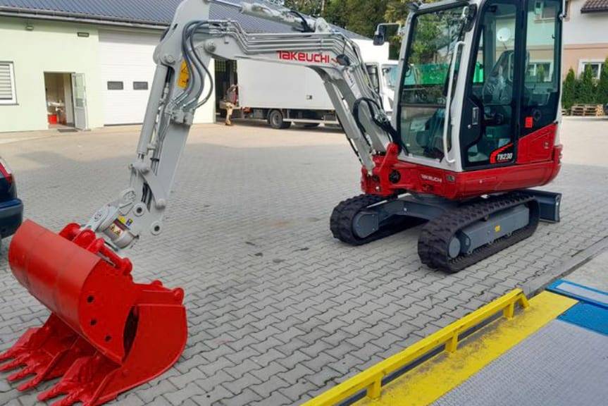 Zakupiono nową minikoparkę