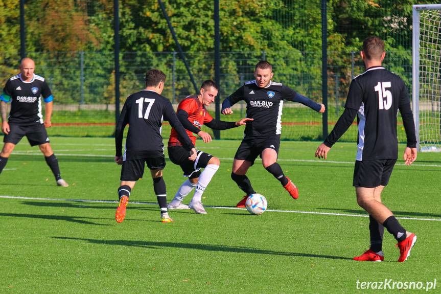 Czarni 1910 Jasło pewnie pokonali Tempo Nienaszów na boisku w Chorkówce