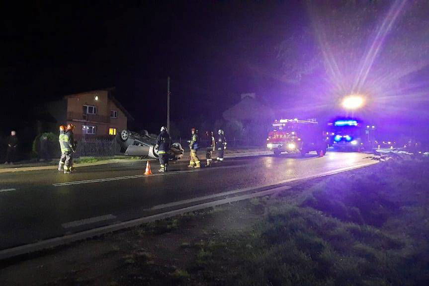 Dachowanie samochodu w Nowym Żmigrodzie