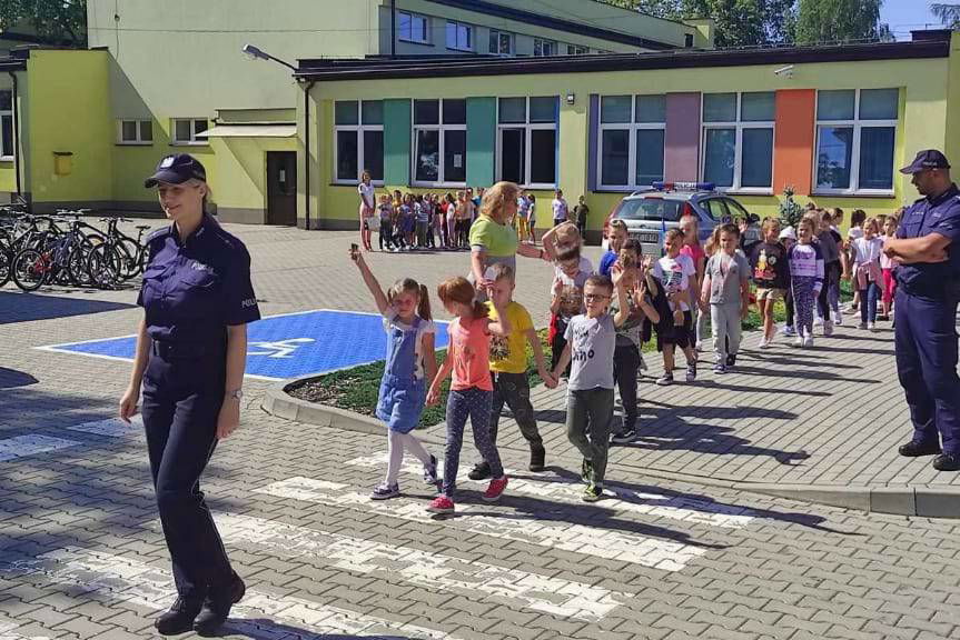 Policjanci spotkali się z dziećmi i młodzieżą