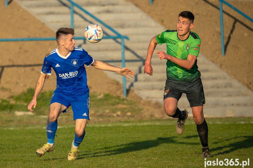 Mrukowa wygrywa w Nienaszowie