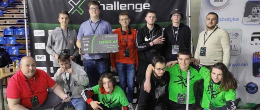 Sukcesy uczniów ZS nr 3 w Jaśle podczas zawodów robotów