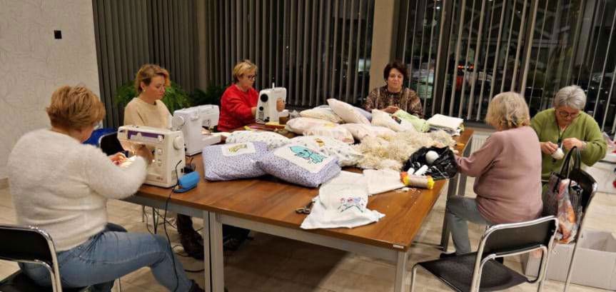 Szyją bajkowe poduszki dla dzieci z hospicjum