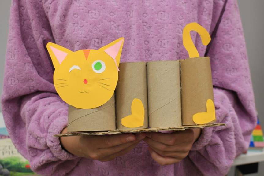 Dzień Kredki w Klubie Czytających Rodzin MBP w Jaśle 