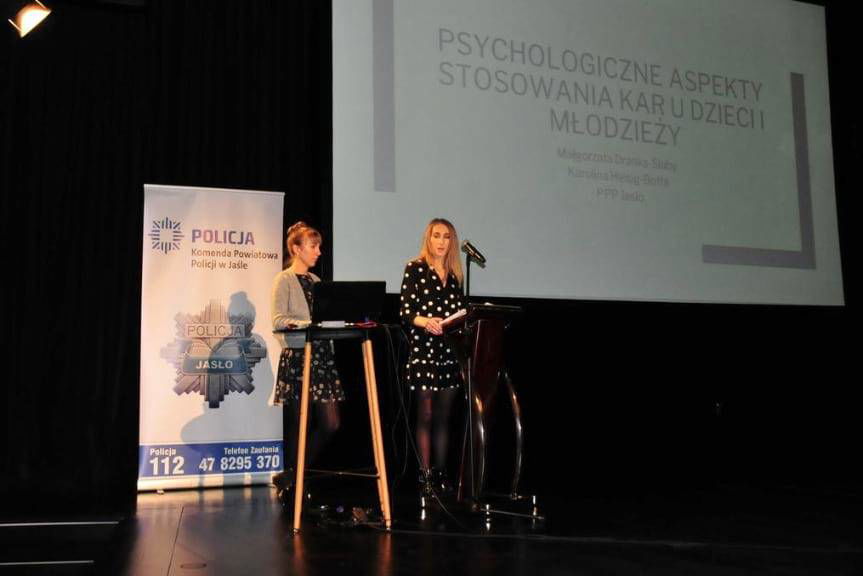 Debata społeczna poświęcona tematyce nieletnich