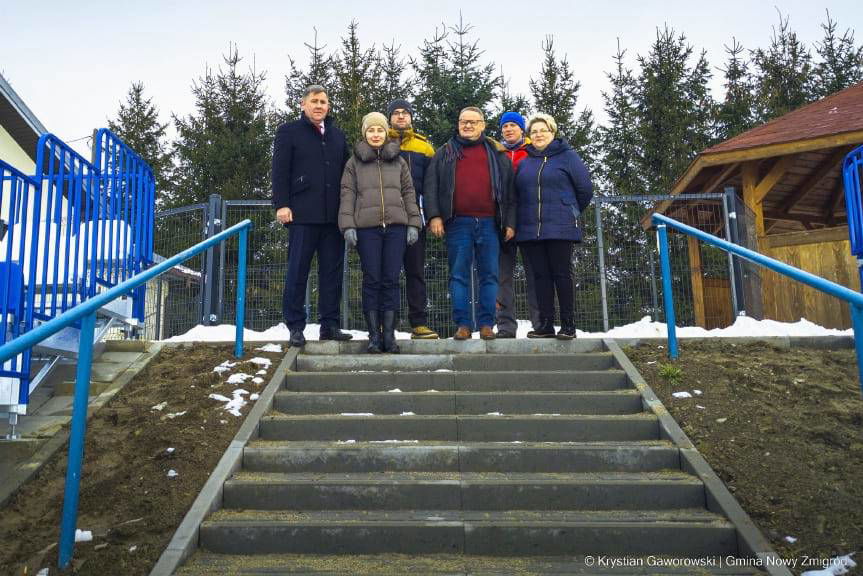 Nowa trybuna na stadionie w Nienaszowie