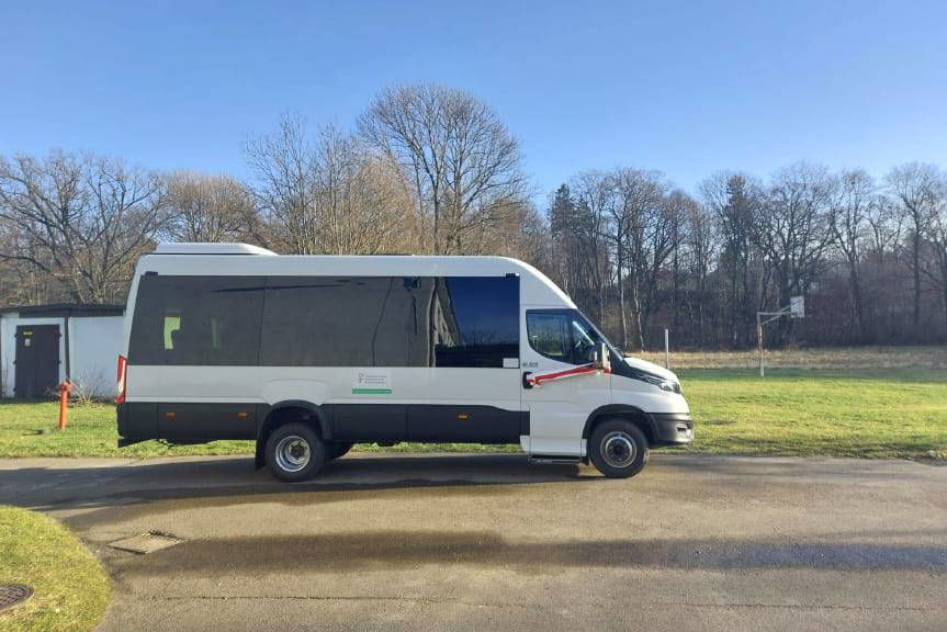 ŚDS w Nowym Żmigrodzie otrzymał autobus