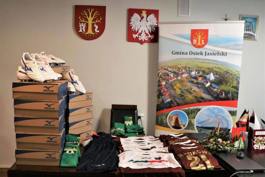 Klub sportowy Zamczysko Mrukowa otrzymał nowy sprzęt
