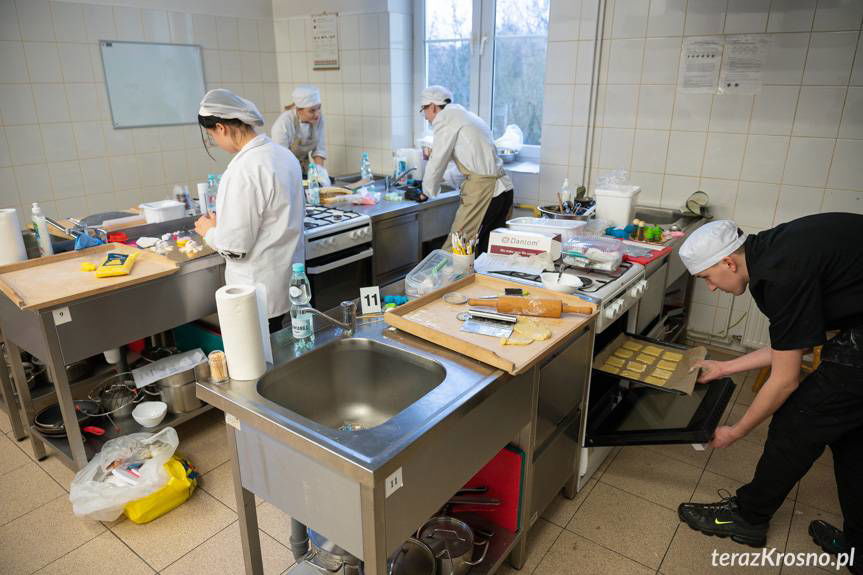 Wojewódzkie mistrzostwa młodych cukierników. Zwyciężył uczeń z Jasła