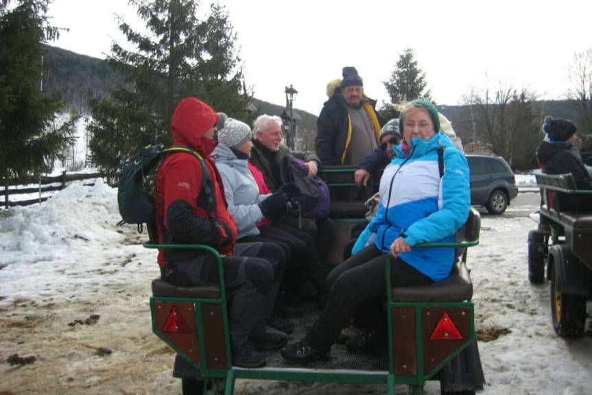 Przejażdżka bryczkami po beskidzkich dróżkach