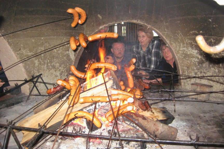 Przejażdżka bryczkami po beskidzkich dróżkach