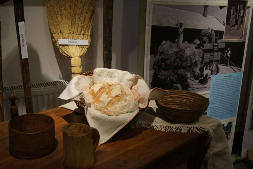 Świat Dawnej Wsi - wystawa w GOK w Tarnowcu