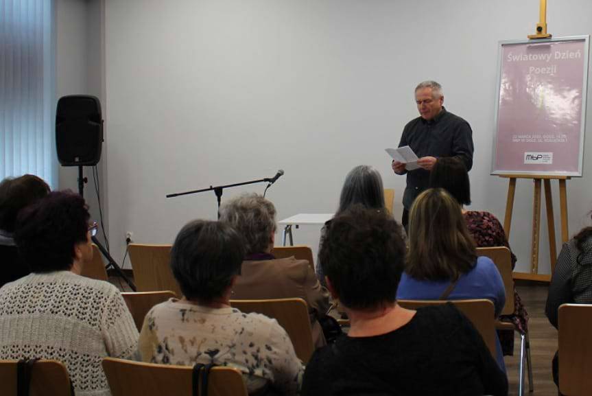 Oświetlić prozę życia - Światowy Dzień Poezji w jasielskiej Bibliotece