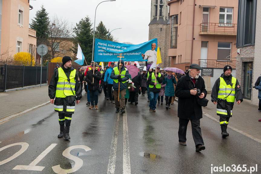 Marsz modlitewny ku pamięci Jana Pawła II przeszedł przez Jasło