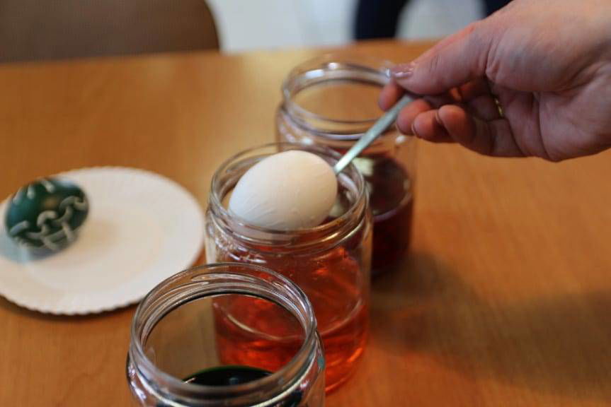 Wspólnie malowanie pisanek