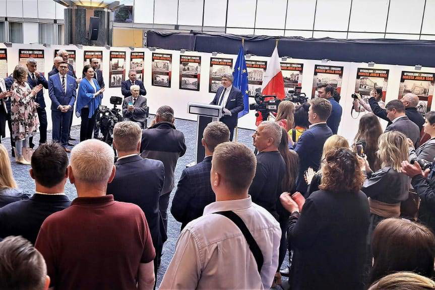 Wystawa o zniszczeniu Jasła w Parlamencie Europejskim