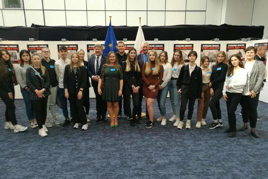 Władze samorządowe i młodzież z wizytą w Brukseli