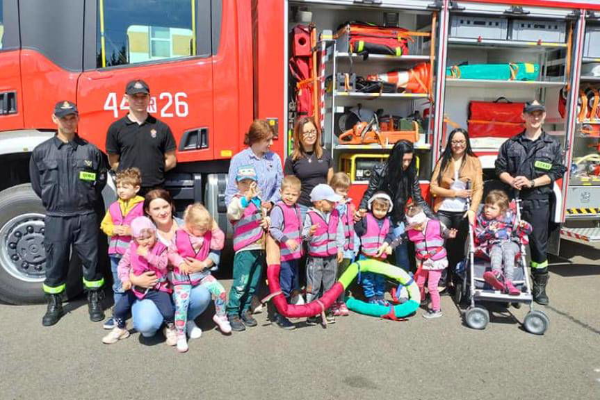 Przedszkolaki odwiedziły strażaków