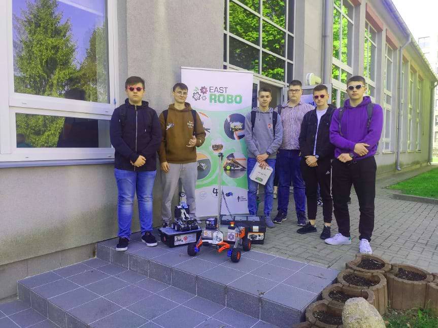 Uczniowie z Chemika na EastROBO 2023 