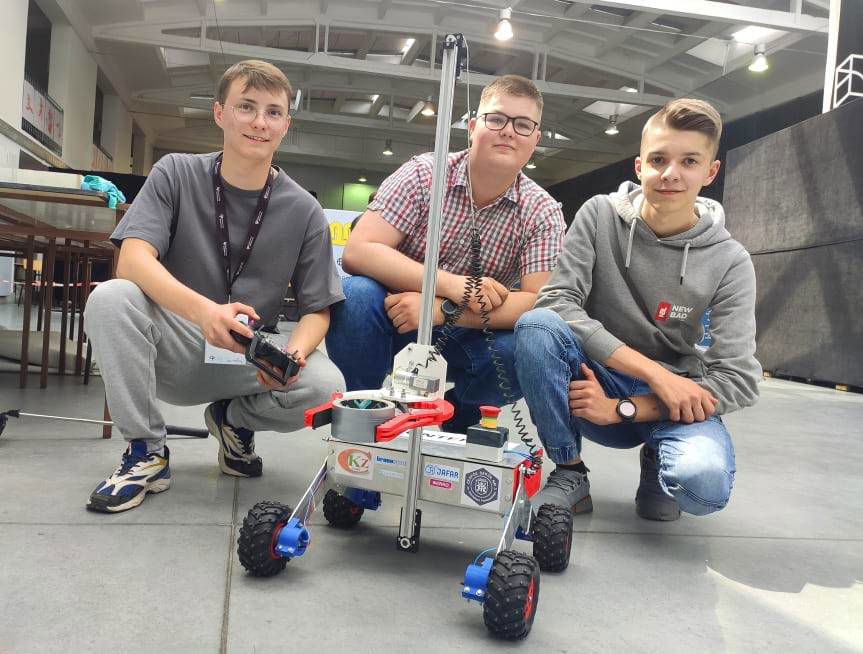 Uczniowie z Chemika na EastROBO 2023