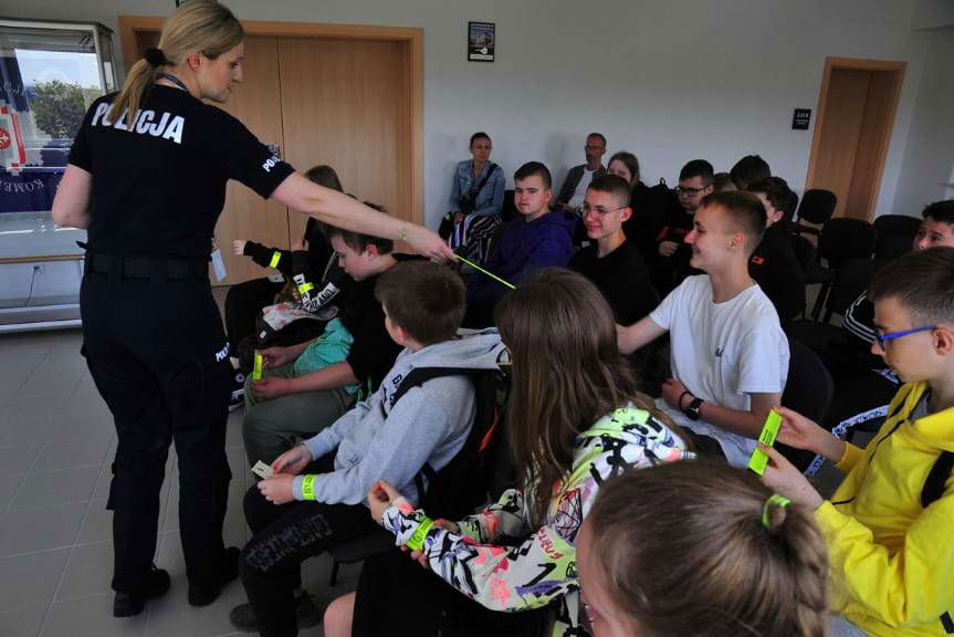 Dzieci odwiedziły jasielską komendę