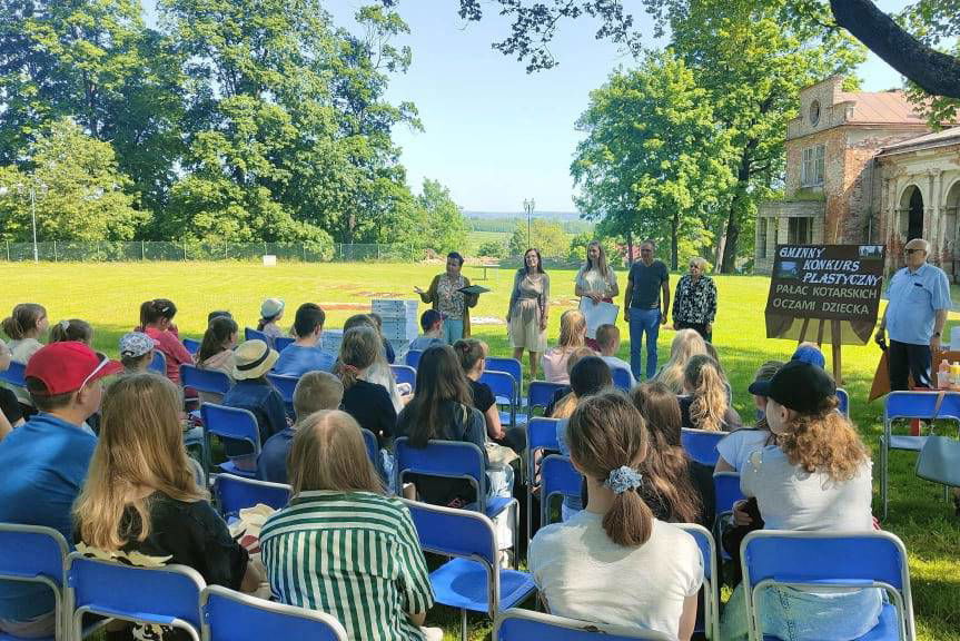 Malowali na pudełku od pizzy