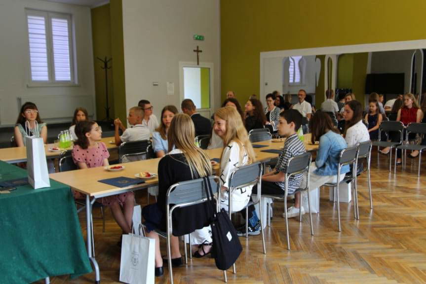 Wójt Tarnowca nagrodziła najlepszych uczniów