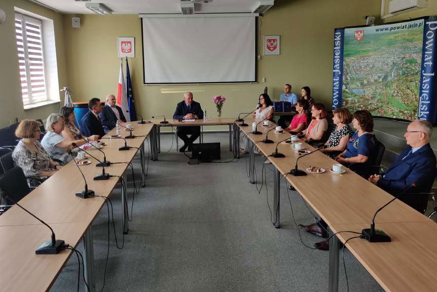 Nagrody i podziękowania dla nauczycieli